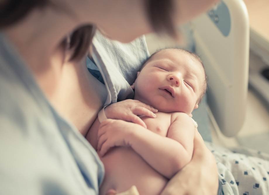 The Pros and Cons of a Home Birth vs Hospital Birth
